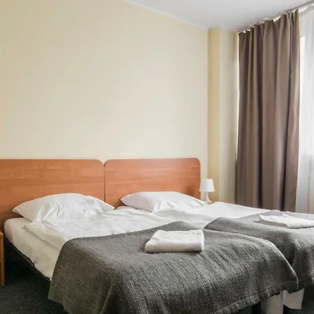 Dlugie Ogrody Hostel *